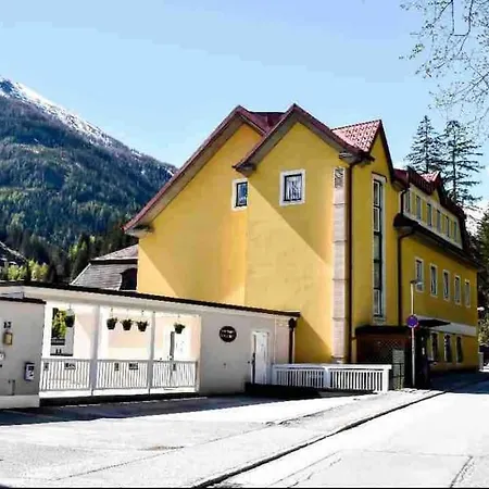 Brand-new, W/ Views Lägenhet *